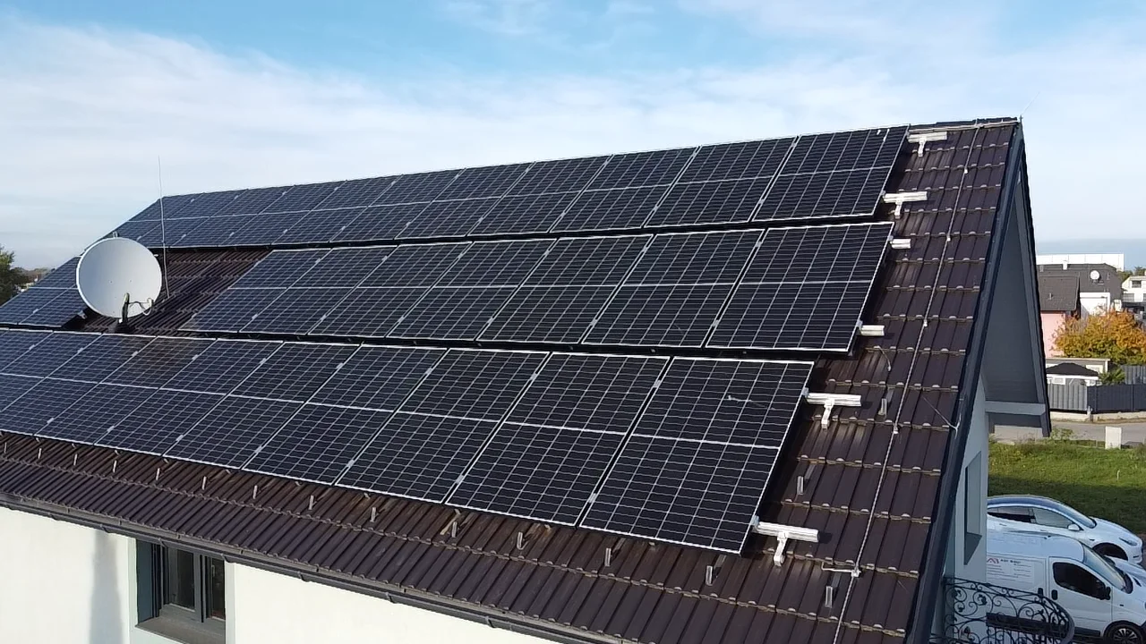 ÖVE-zertifizierte Photovoltaikanlage auf Wiener Einfamilienhaus